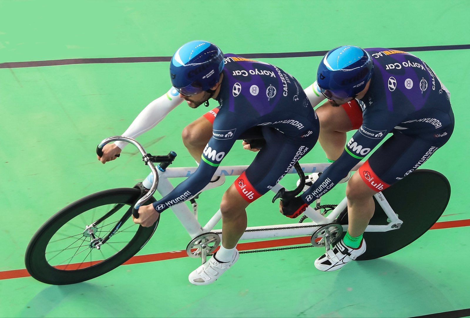 Foto compitiendo con el tandem en pista