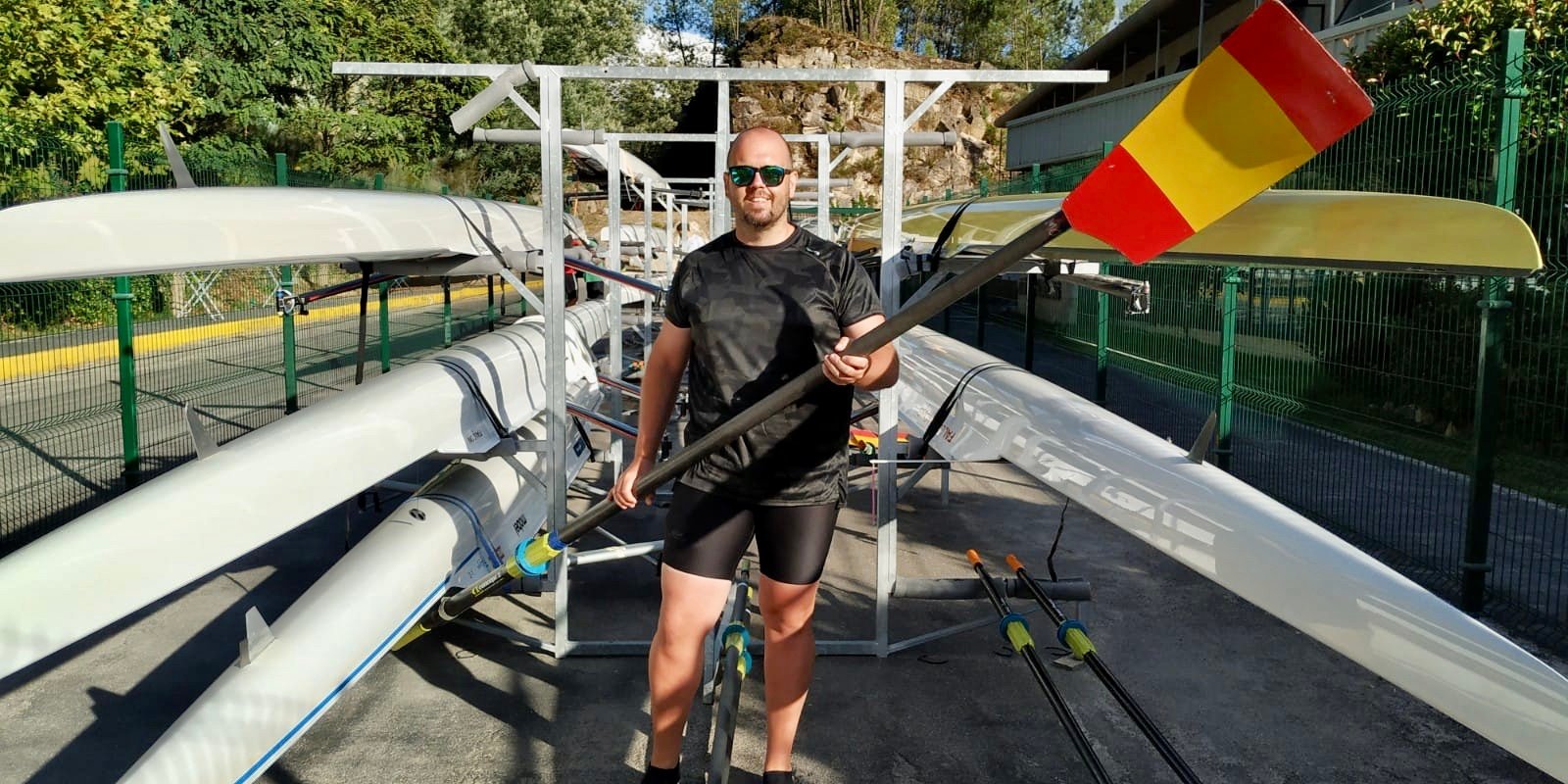Foto posando con remos en una concentración de la selección